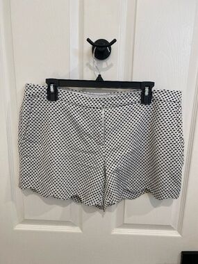 Women"scalloped edge Shorts, size 10 Navy and White Print, Dalia Collection